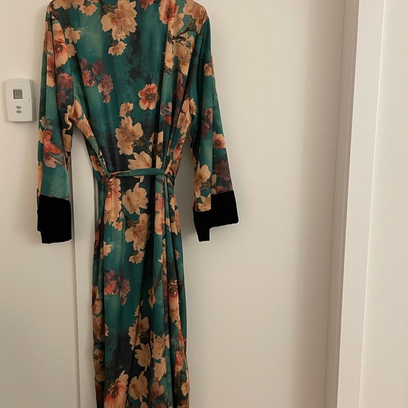 Kim + Ono AZUMI KIMONO WRAP - Picture 6 of 7